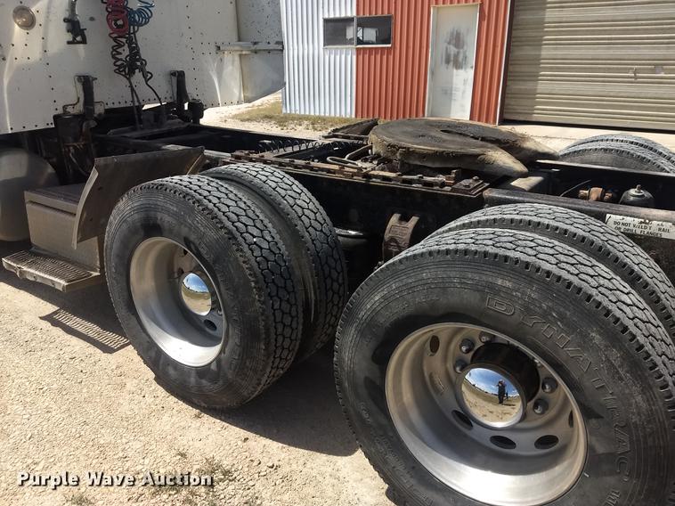 image for item FG9328 1994 Peterbilt 377 semi truck