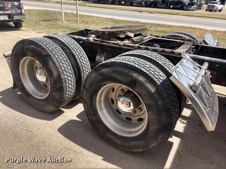 image for item FG9328 1994 Peterbilt 377 semi truck