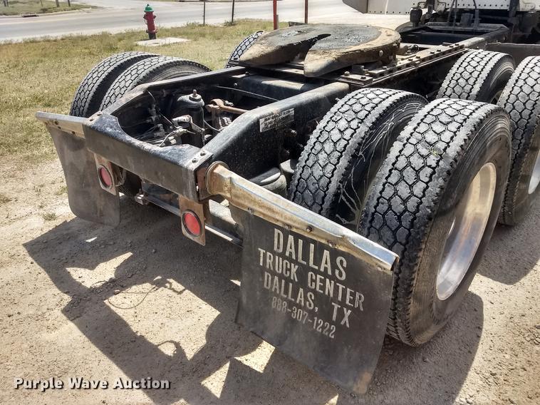 image for item FG9328 1994 Peterbilt 377 semi truck