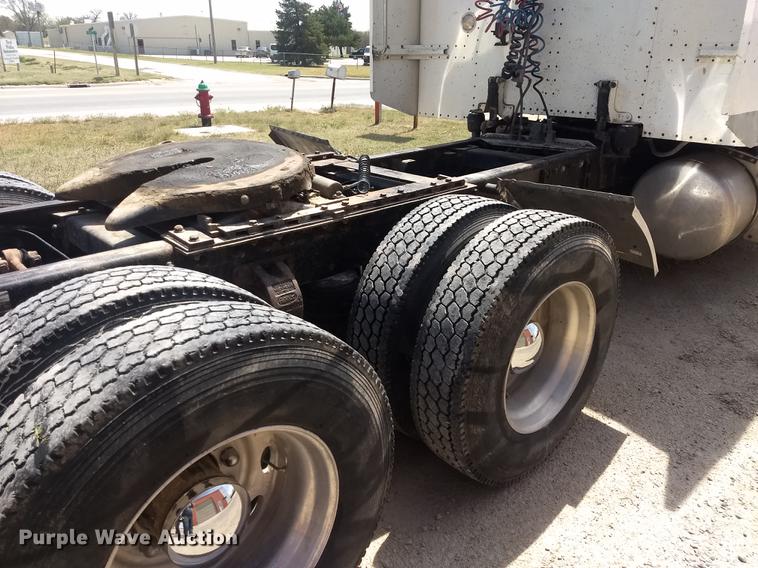 image for item FG9328 1994 Peterbilt 377 semi truck