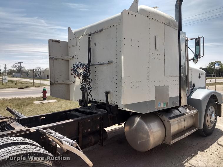 image for item FG9328 1994 Peterbilt 377 semi truck