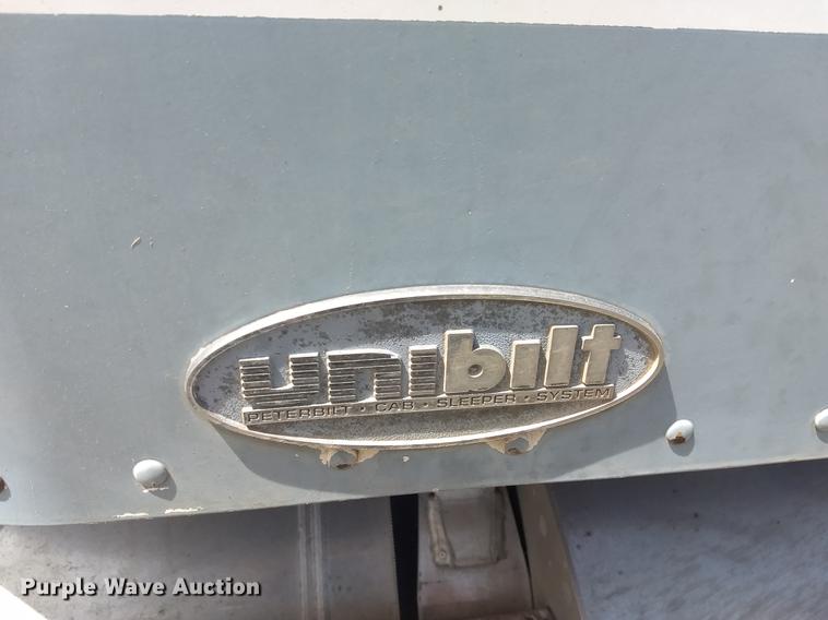 image for item FG9328 1994 Peterbilt 377 semi truck