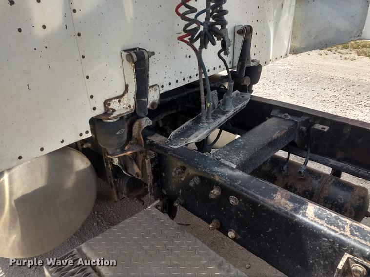 image for item FG9328 1994 Peterbilt 377 semi truck