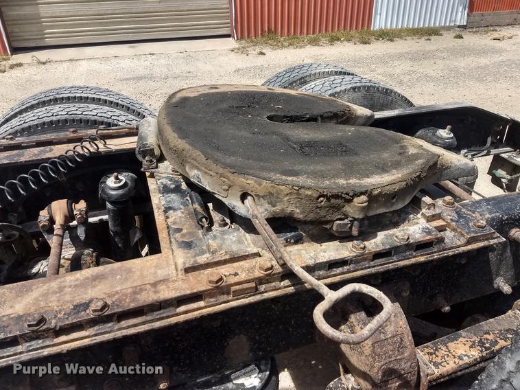 image for item FG9328 1994 Peterbilt 377 semi truck