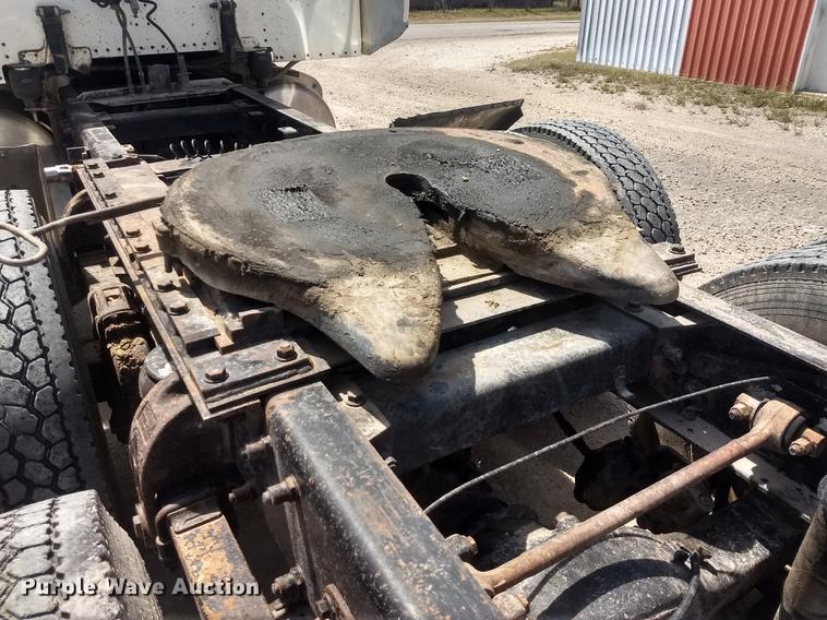 image for item FG9328 1994 Peterbilt 377 semi truck