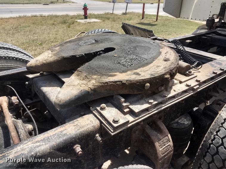 image for item FG9328 1994 Peterbilt 377 semi truck