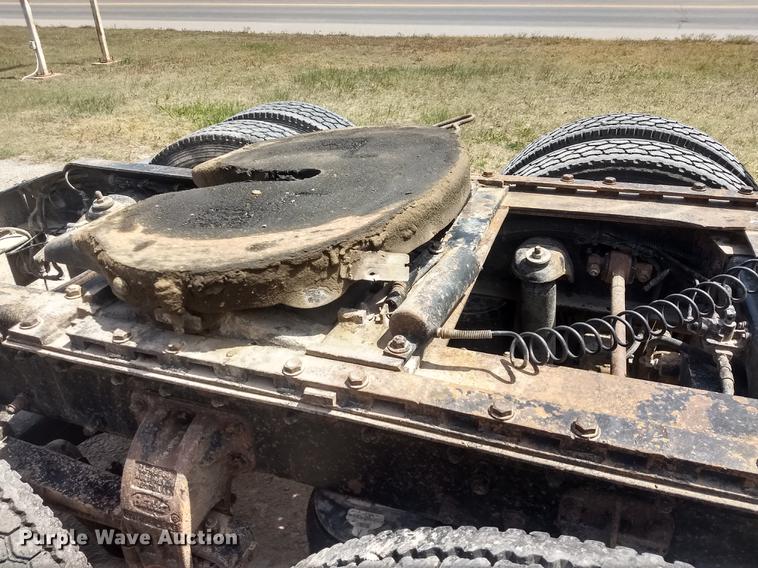 image for item FG9328 1994 Peterbilt 377 semi truck