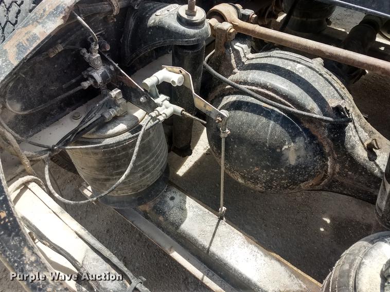 image for item FG9328 1994 Peterbilt 377 semi truck