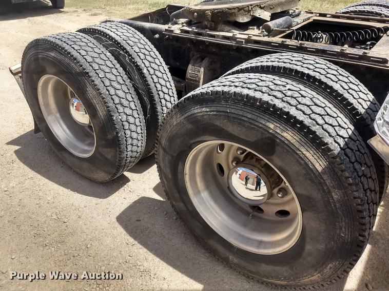 image for item FG9328 1994 Peterbilt 377 semi truck