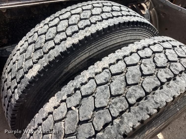 image for item FG9328 1994 Peterbilt 377 semi truck