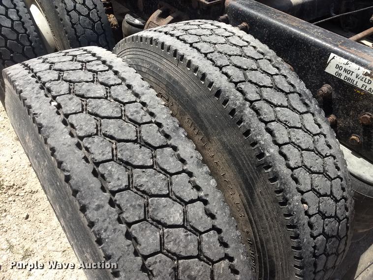 image for item FG9328 1994 Peterbilt 377 semi truck