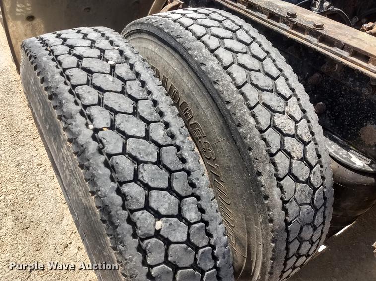 image for item FG9328 1994 Peterbilt 377 semi truck