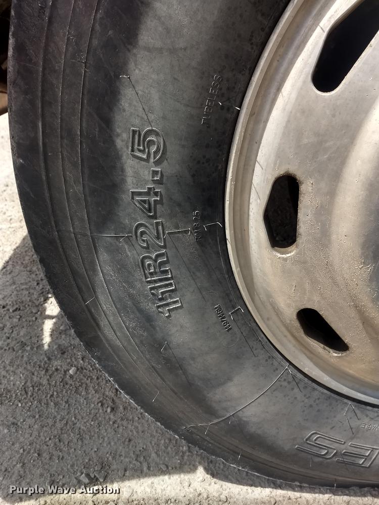 image for item FG9328 1994 Peterbilt 377 semi truck