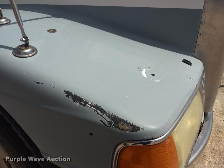 image for item FG9328 1994 Peterbilt 377 semi truck