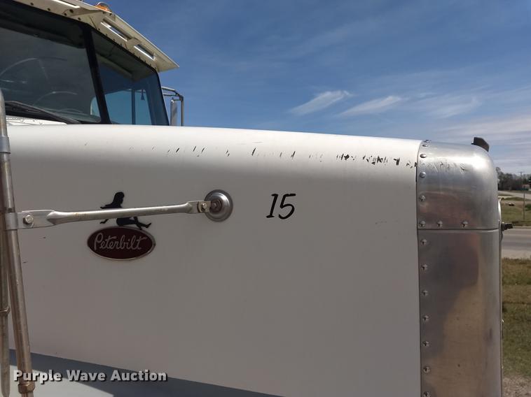 image for item FG9328 1994 Peterbilt 377 semi truck