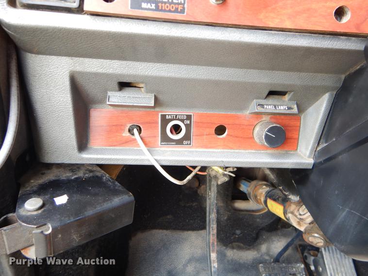 image for item FH9391 1998 Mack CH613 semi truck