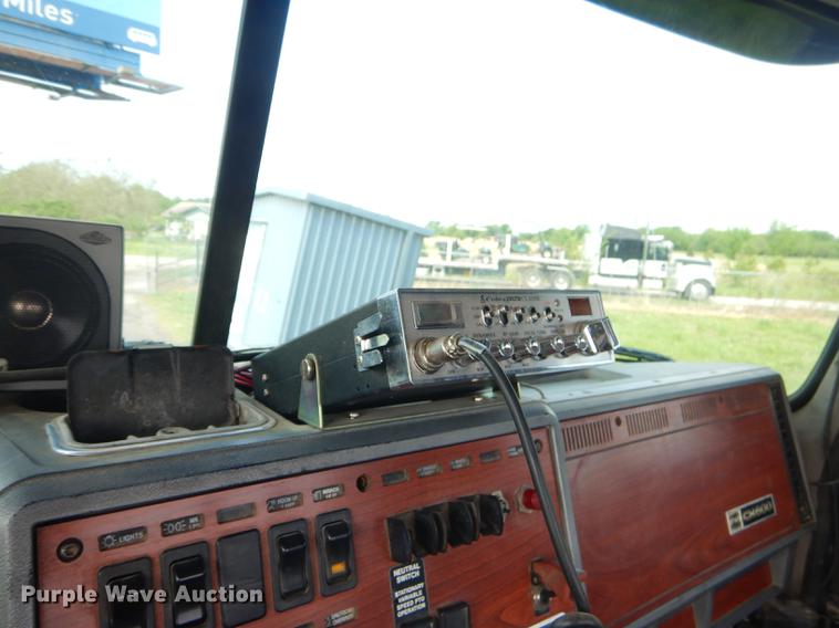 image for item FH9391 1998 Mack CH613 semi truck