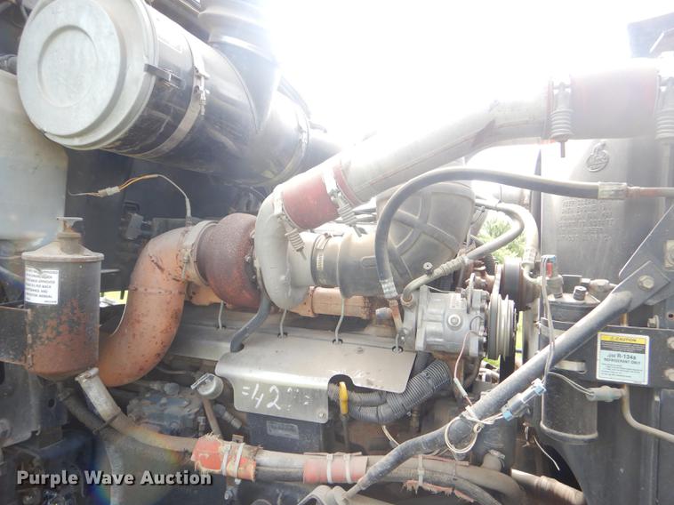 image for item FH9391 1998 Mack CH613 semi truck