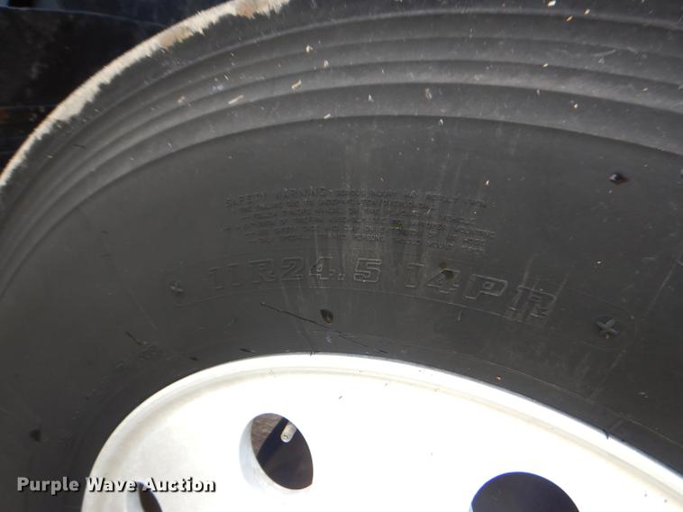 image for item FH9391 1998 Mack CH613 semi truck