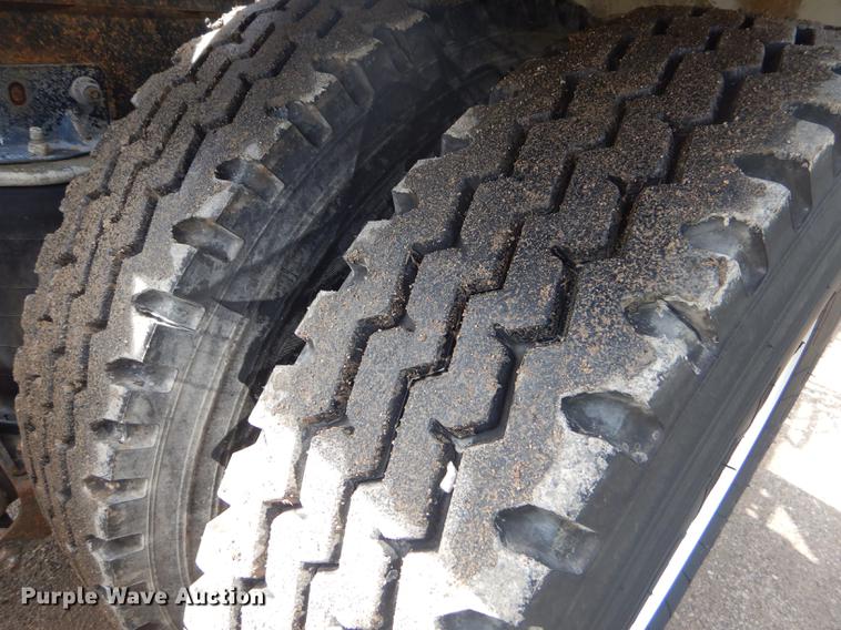 image for item FH9391 1998 Mack CH613 semi truck