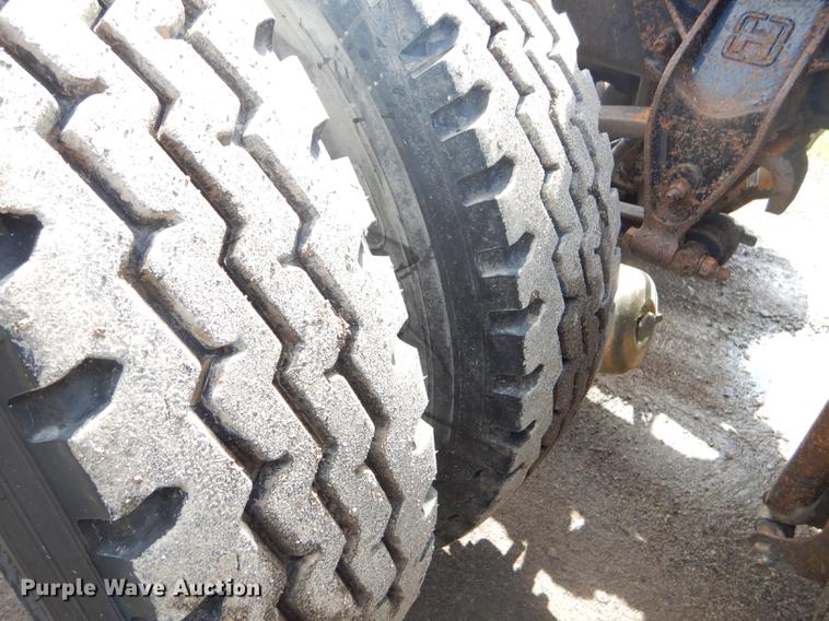 image for item FH9391 1998 Mack CH613 semi truck