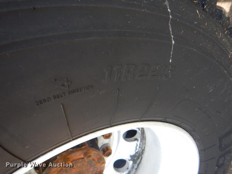 image for item FH9391 1998 Mack CH613 semi truck