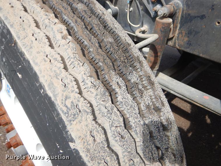 image for item FH9391 1998 Mack CH613 semi truck