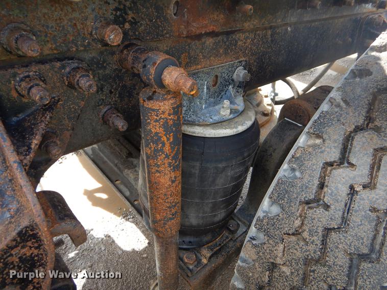 image for item FH9391 1998 Mack CH613 semi truck