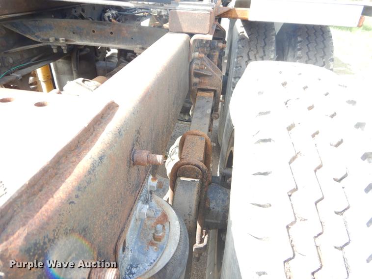 image for item FH9391 1998 Mack CH613 semi truck