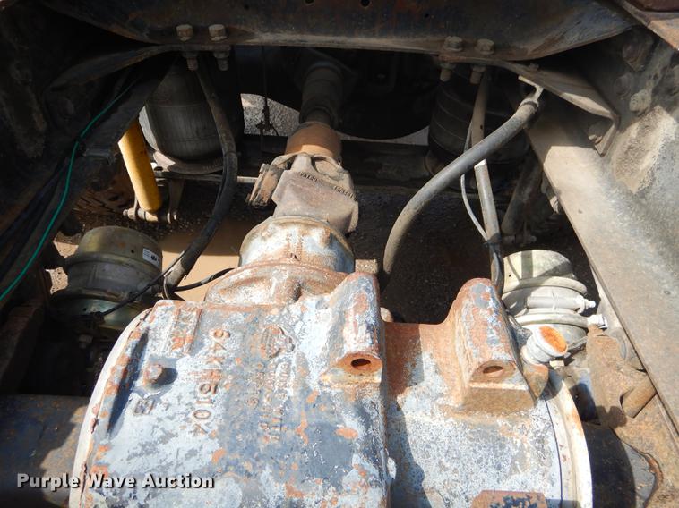 image for item FH9391 1998 Mack CH613 semi truck