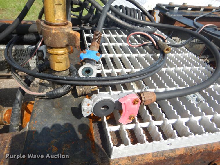 image for item FH9391 1998 Mack CH613 semi truck