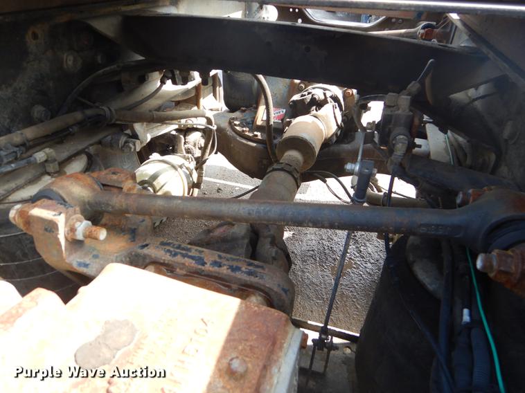 image for item FH9391 1998 Mack CH613 semi truck