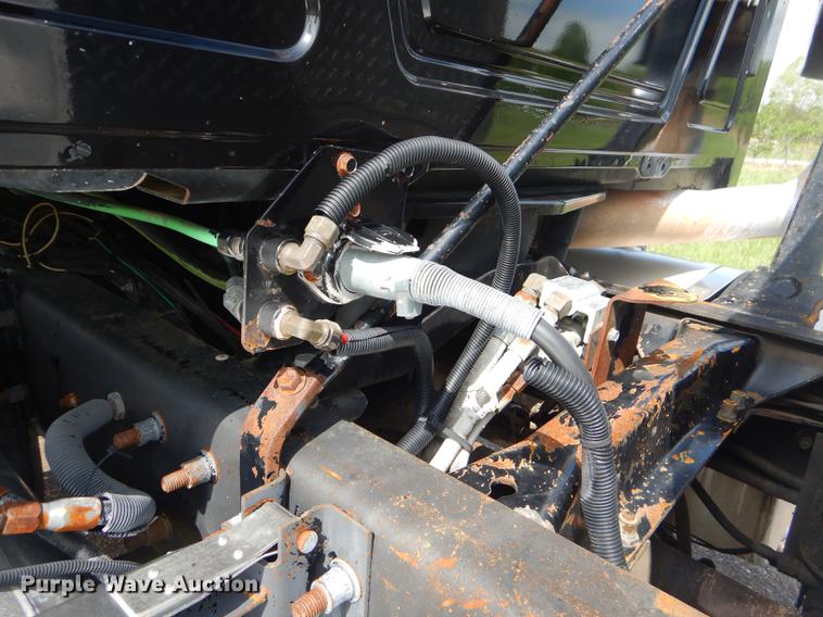 image for item FH9391 1998 Mack CH613 semi truck