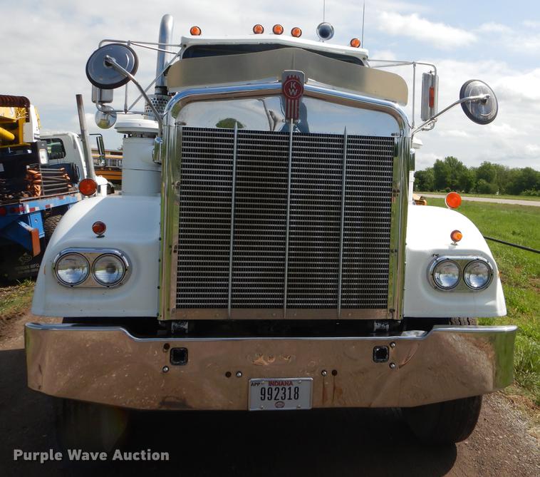 image for item FH9392 1977 Kenworth semi truck