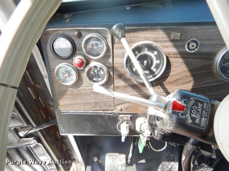image for item FH9392 1977 Kenworth semi truck