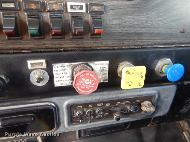 image for item FH9392 1977 Kenworth semi truck