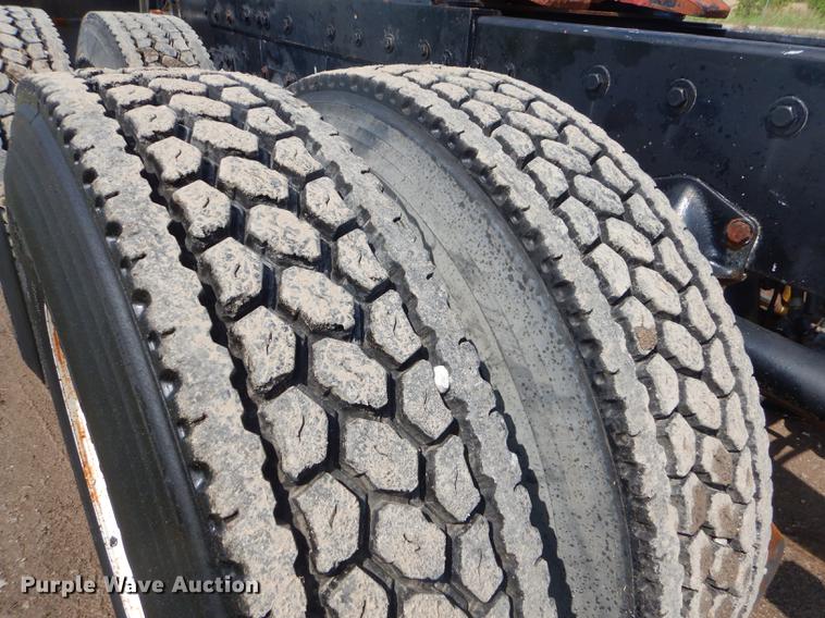 image for item FH9392 1977 Kenworth semi truck