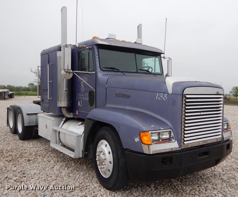 image for item FH9395 1990 Freightliner FLD120 semi truck