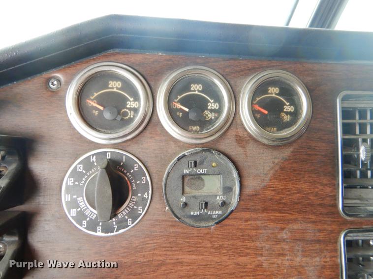 image for item FH9395 1990 Freightliner FLD120 semi truck