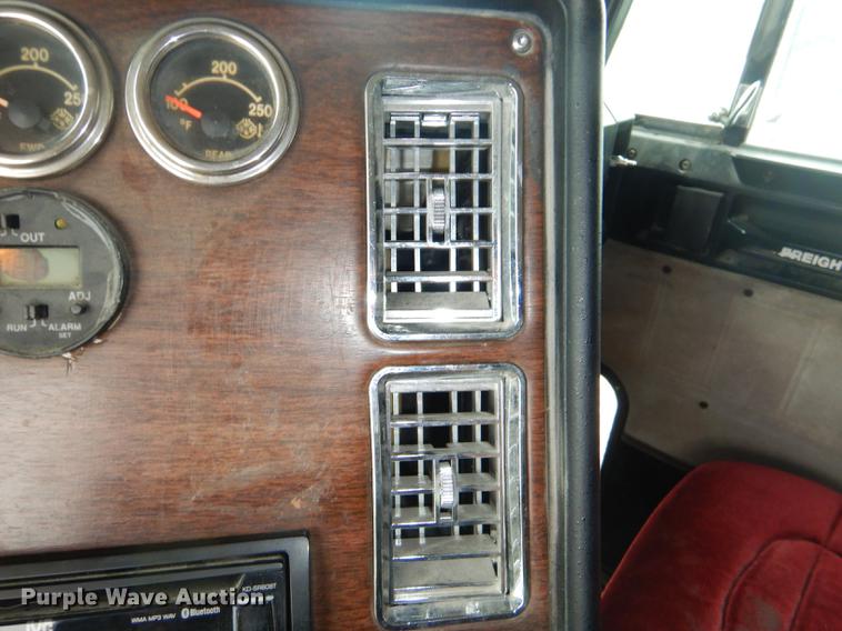 image for item FH9395 1990 Freightliner FLD120 semi truck