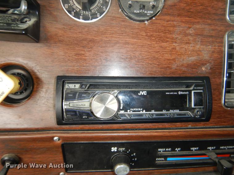 image for item FH9395 1990 Freightliner FLD120 semi truck