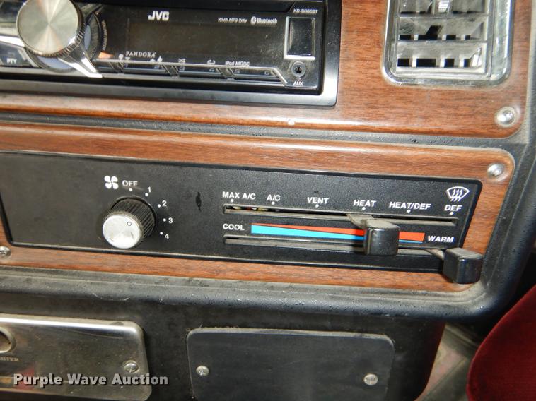 image for item FH9395 1990 Freightliner FLD120 semi truck