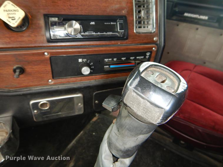 image for item FH9395 1990 Freightliner FLD120 semi truck