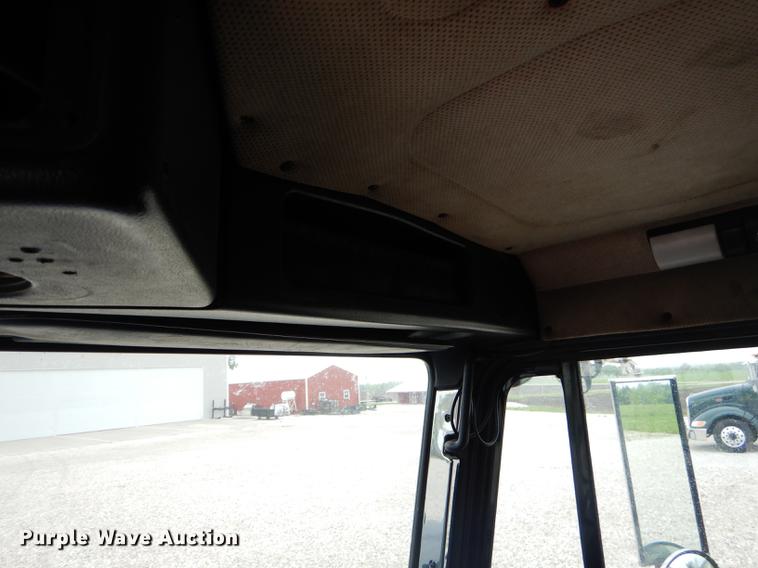 image for item FH9395 1990 Freightliner FLD120 semi truck