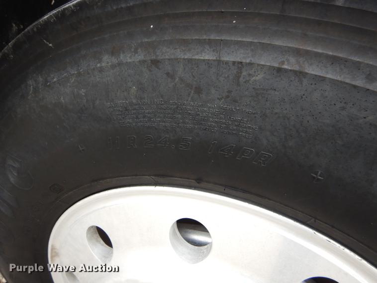 image for item FH9395 1990 Freightliner FLD120 semi truck