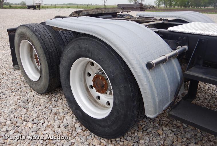 image for item FH9395 1990 Freightliner FLD120 semi truck