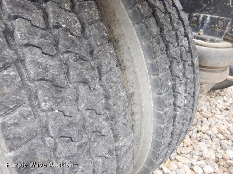 image for item FH9395 1990 Freightliner FLD120 semi truck