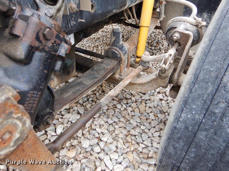 image for item FH9395 1990 Freightliner FLD120 semi truck