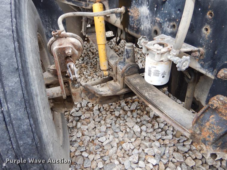 image for item FH9395 1990 Freightliner FLD120 semi truck