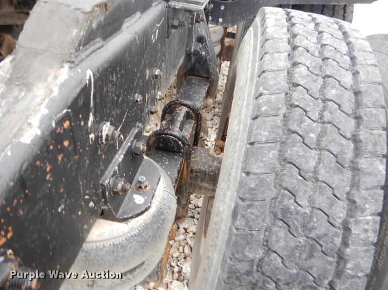 image for item FH9395 1990 Freightliner FLD120 semi truck